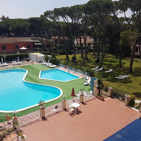 Park Hotel Baia Domizia Exterior photo