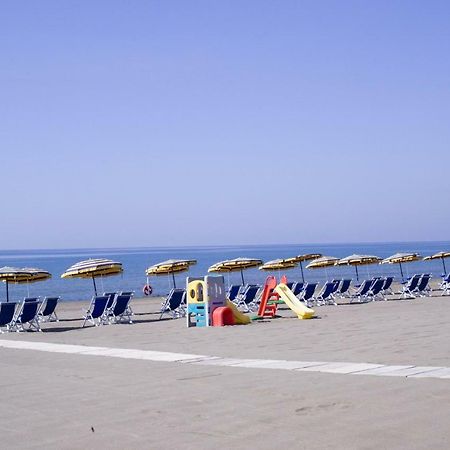 Park Hotel Baia Domizia Exterior photo