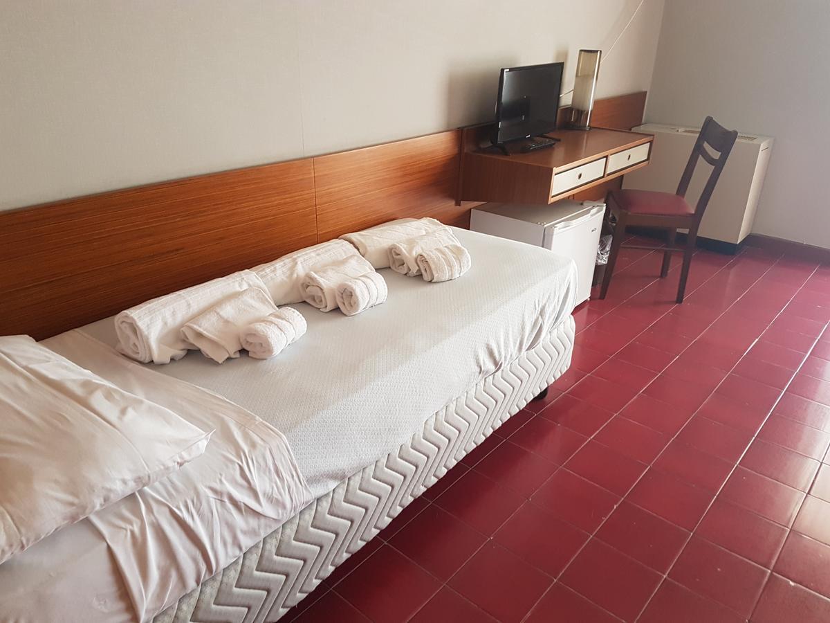 Park Hotel Baia Domizia Exterior photo